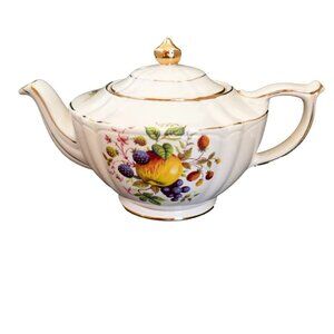 Sadler Fruit Print Teapot 2291 Cream Porcelain Fluted Scalloped England Vintage